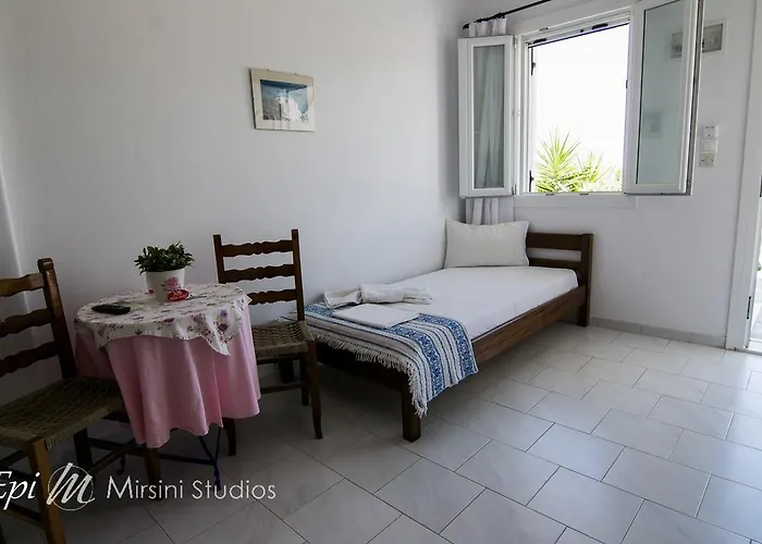 Apartamento Mirsini *