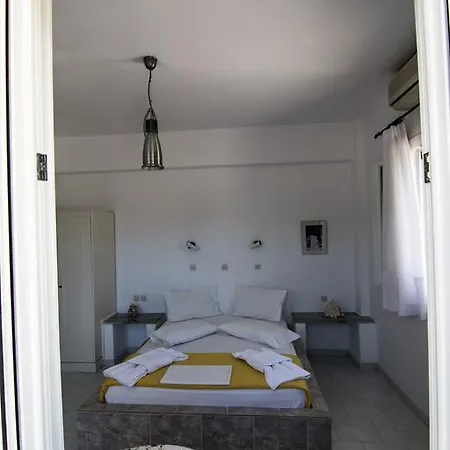 Apartamento Mirsini Parasporos